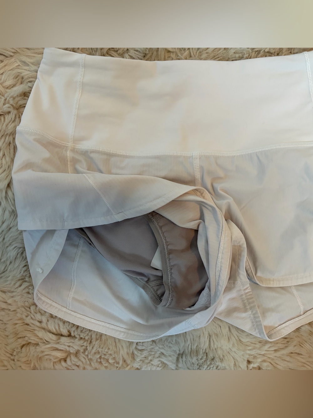 Lululemon Speed Up High-Rise Short 2.5" - white, size 2. - Picture 5 of 8